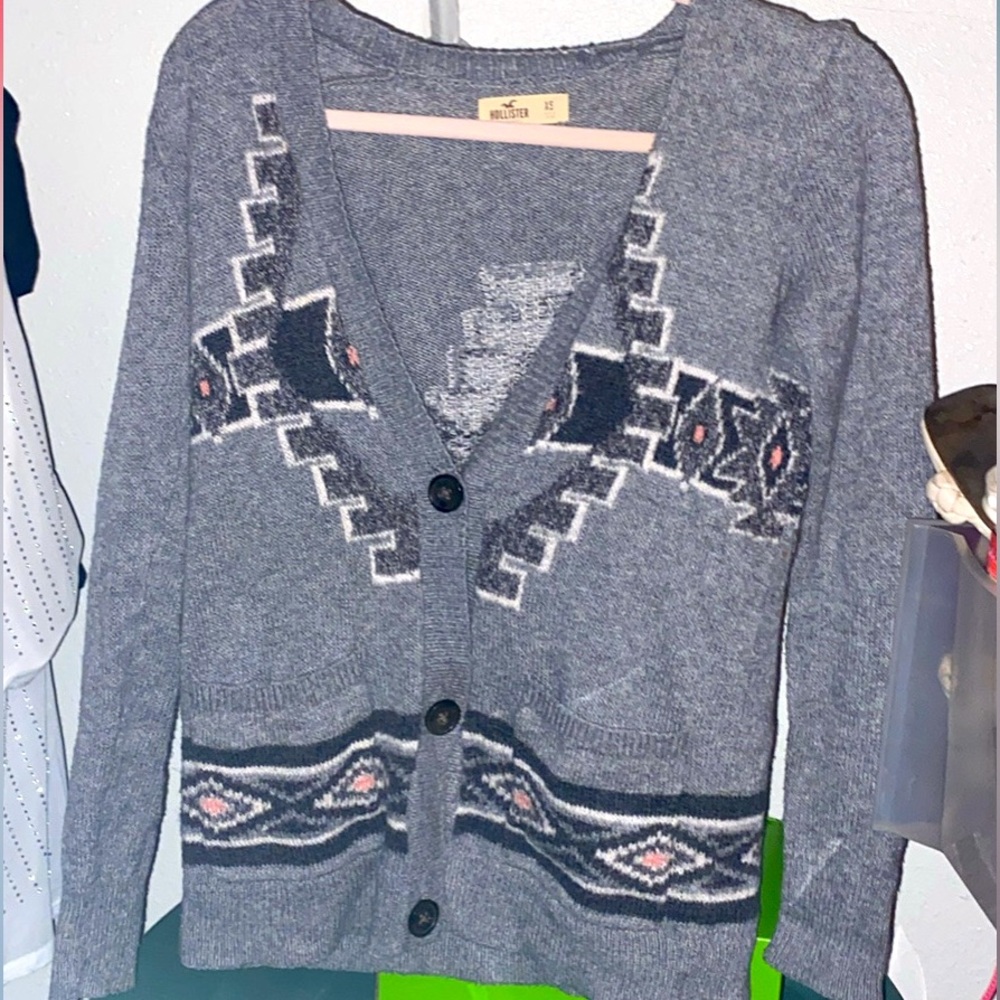 Holister women’s cardigan size XS with pockets willing to negotiate price